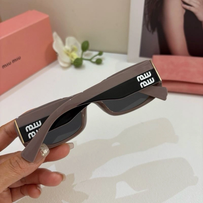 Miu Miu Sunglasses Seasonal 281392