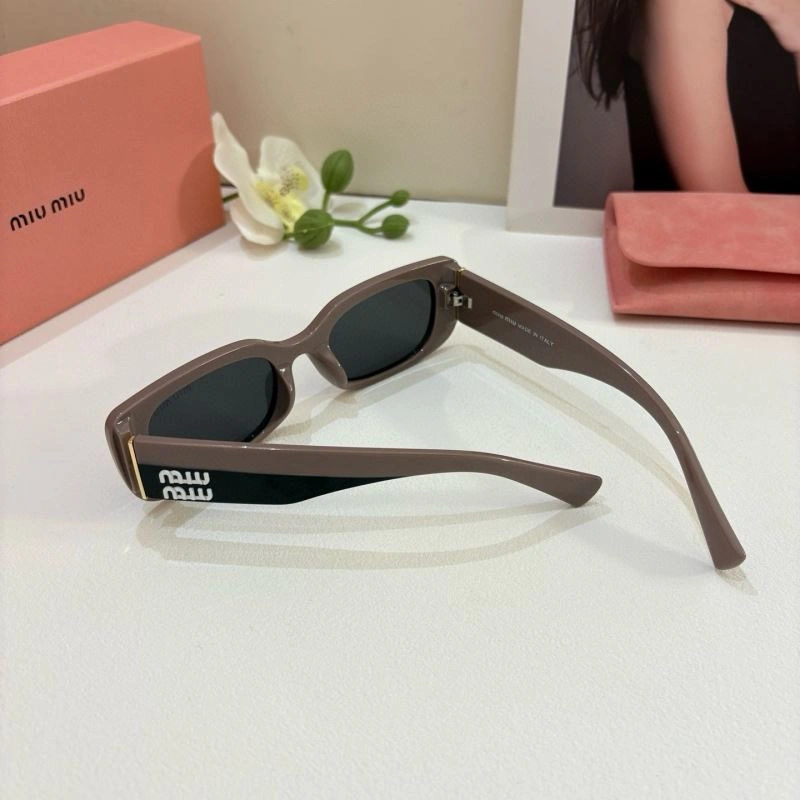Miu Miu Sunglasses Seasonal 281392