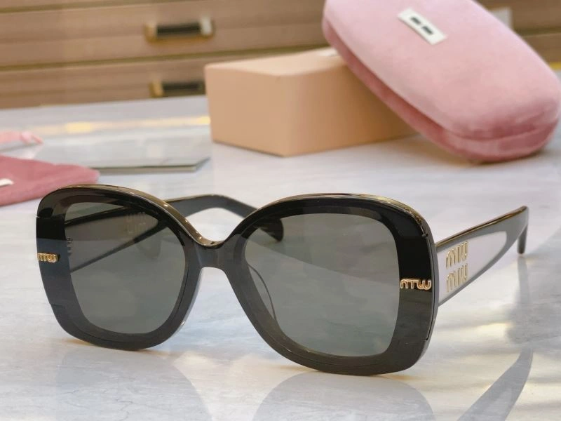 Refined Miu Miu Sunglasses 281391