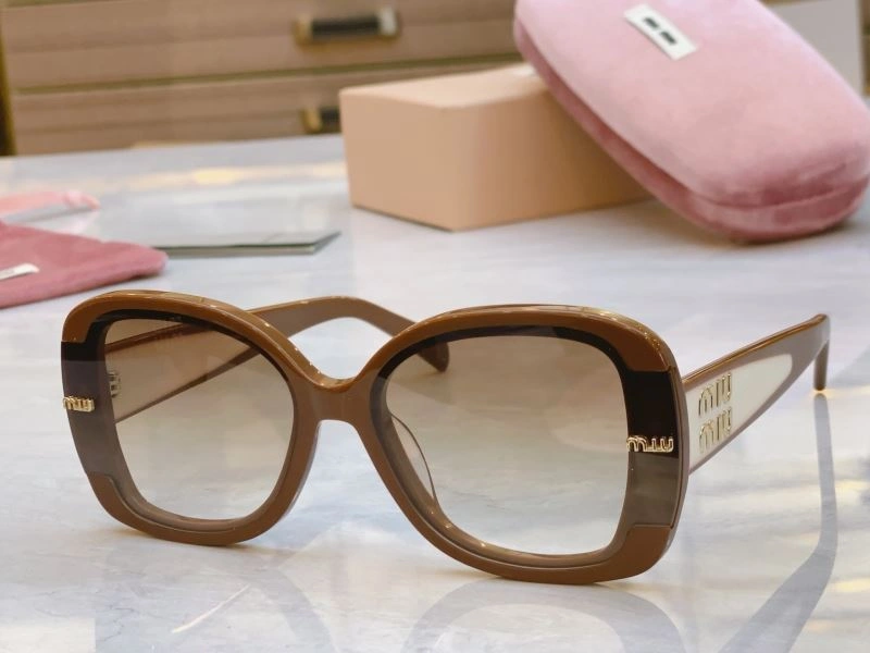 Refined Miu Miu Sunglasses 281391