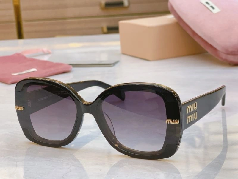 Refined Miu Miu Sunglasses 281391