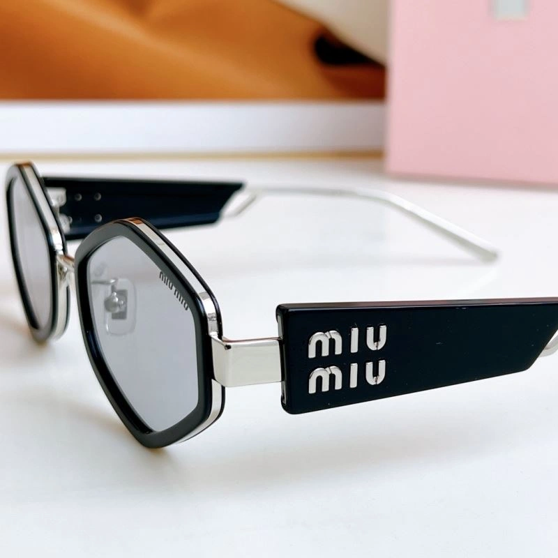 Miu Miu Sunglasses Flexible 281411
