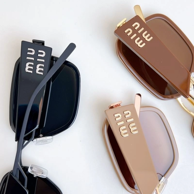 Miu Miu Sunglasses Vibrant 281418