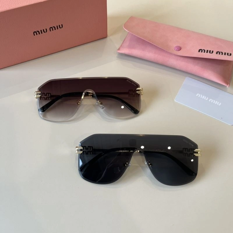 Trendsetting Miu Miu Sunglasses 281403