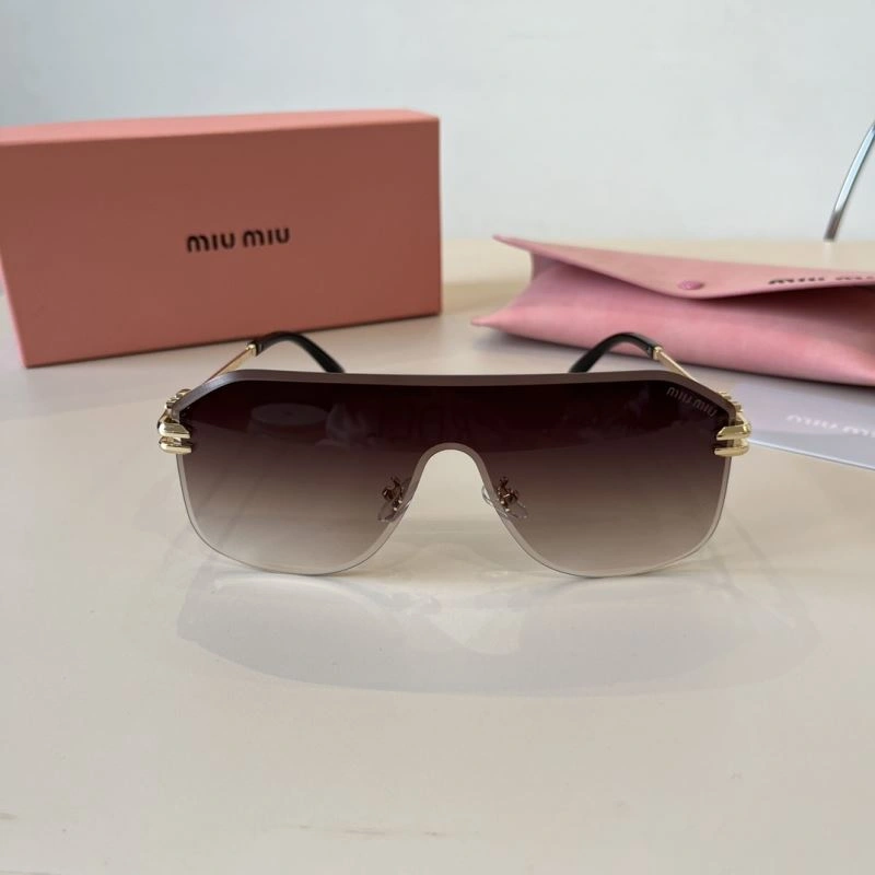 Trendsetting Miu Miu Sunglasses 281403