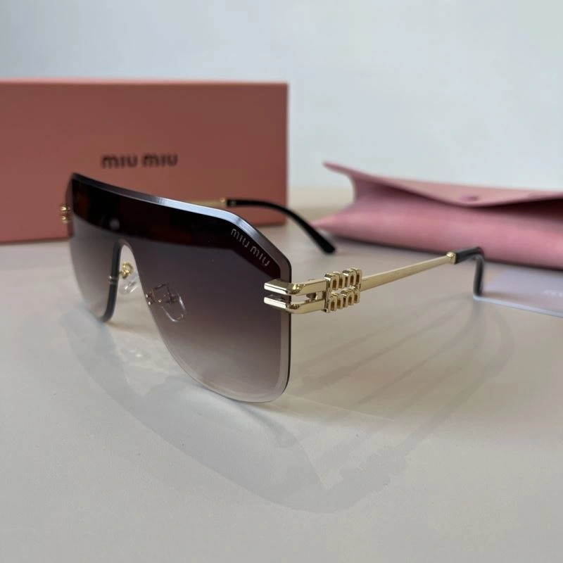 Trendsetting Miu Miu Sunglasses 281403