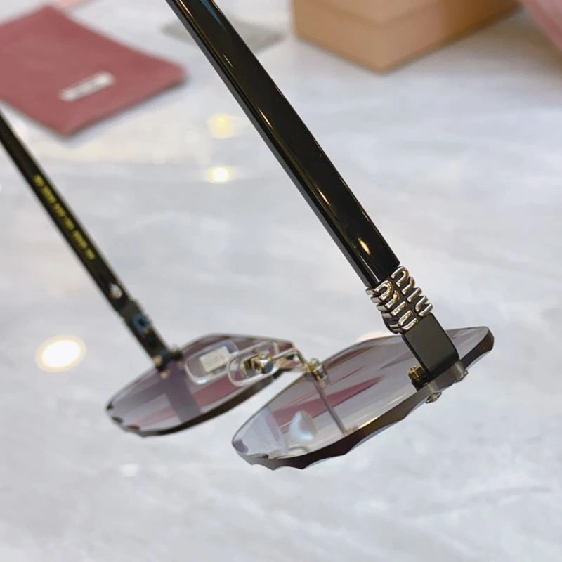 Miu Miu Sunglasses Sporty 281405