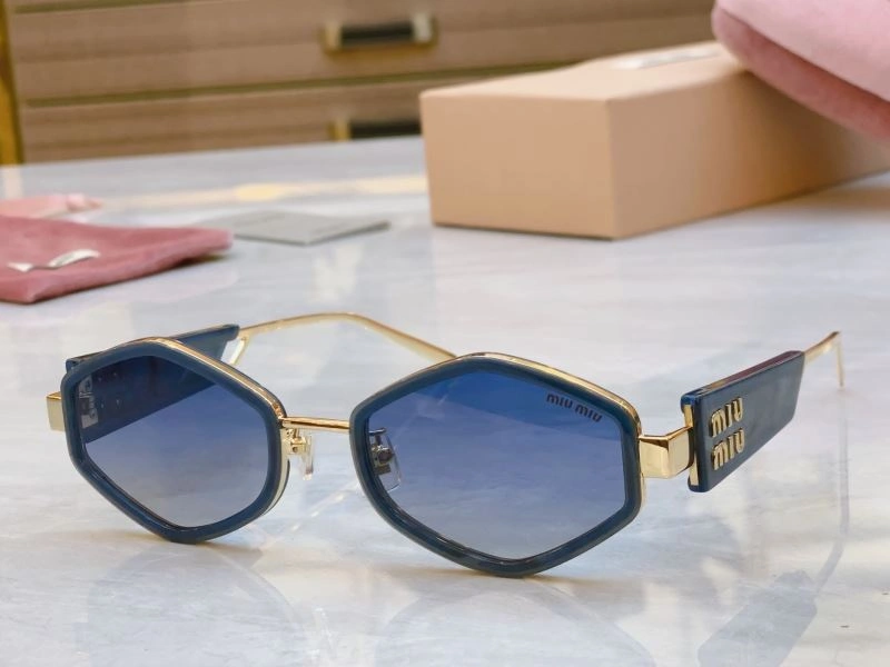 Miu Miu Sunglasses Reliable 281415