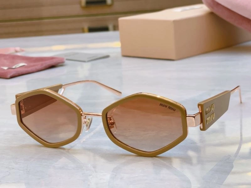 Miu Miu Sunglasses Reliable 281415