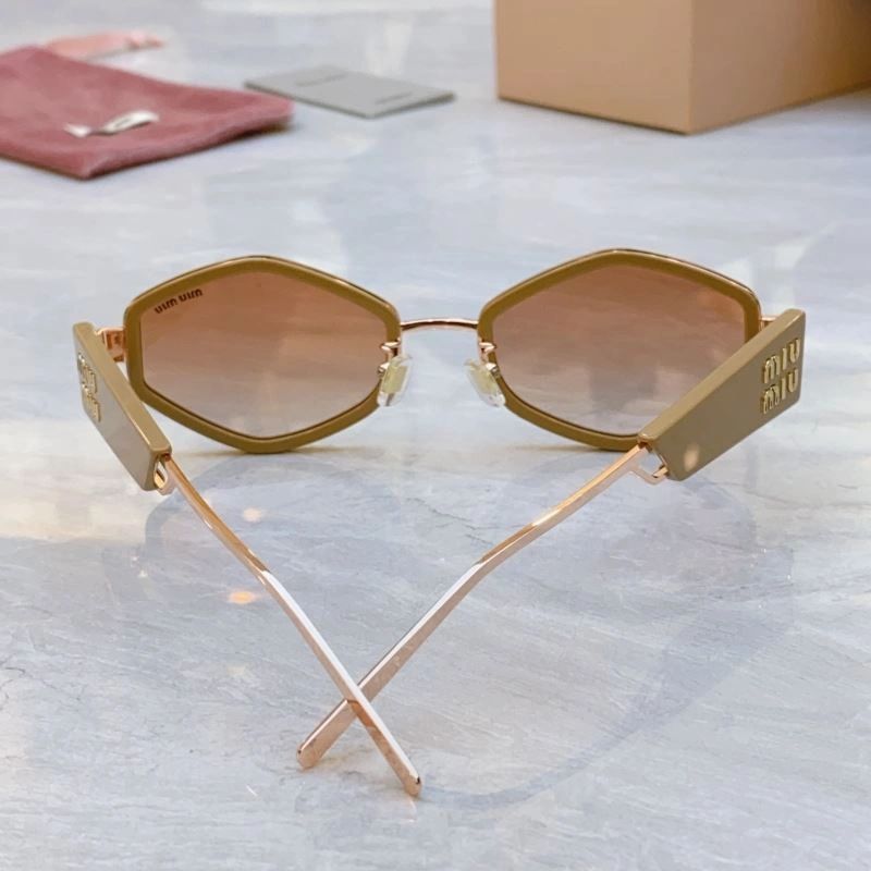 Miu Miu Sunglasses Reliable 281415
