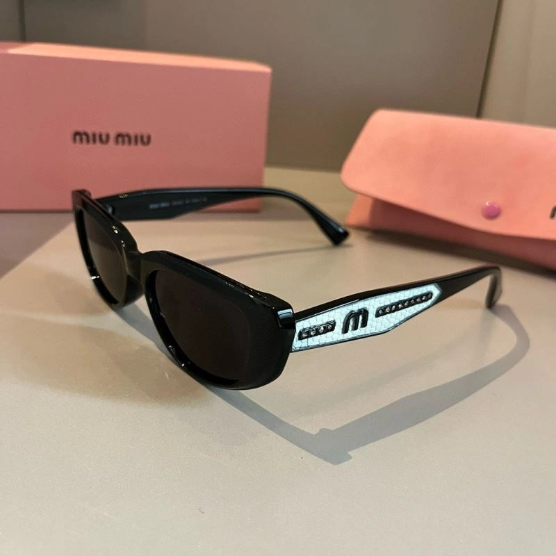 Compact Miu Miu Sunglasses 281398