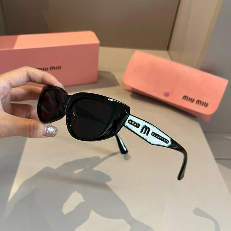 Compact Miu Miu Sunglasses 281398