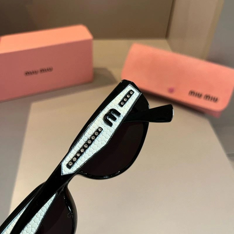 Compact Miu Miu Sunglasses 281398