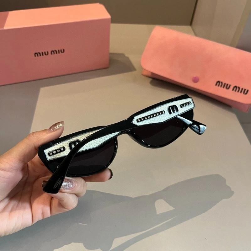 Compact Miu Miu Sunglasses 281398
