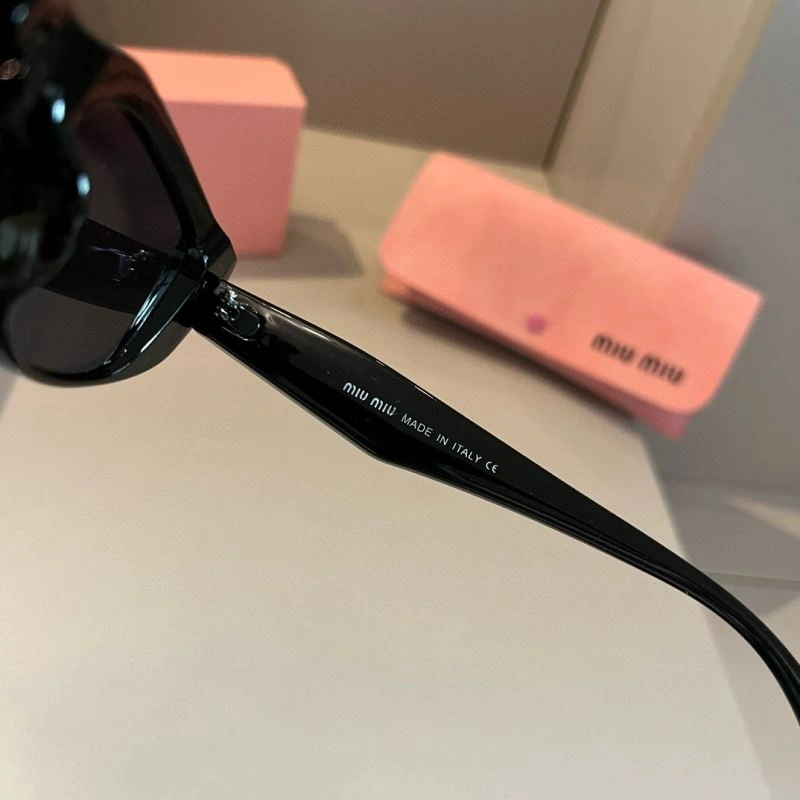 Compact Miu Miu Sunglasses 281398
