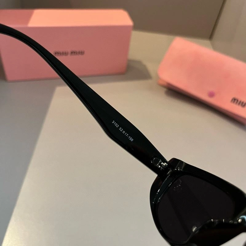 Compact Miu Miu Sunglasses 281398