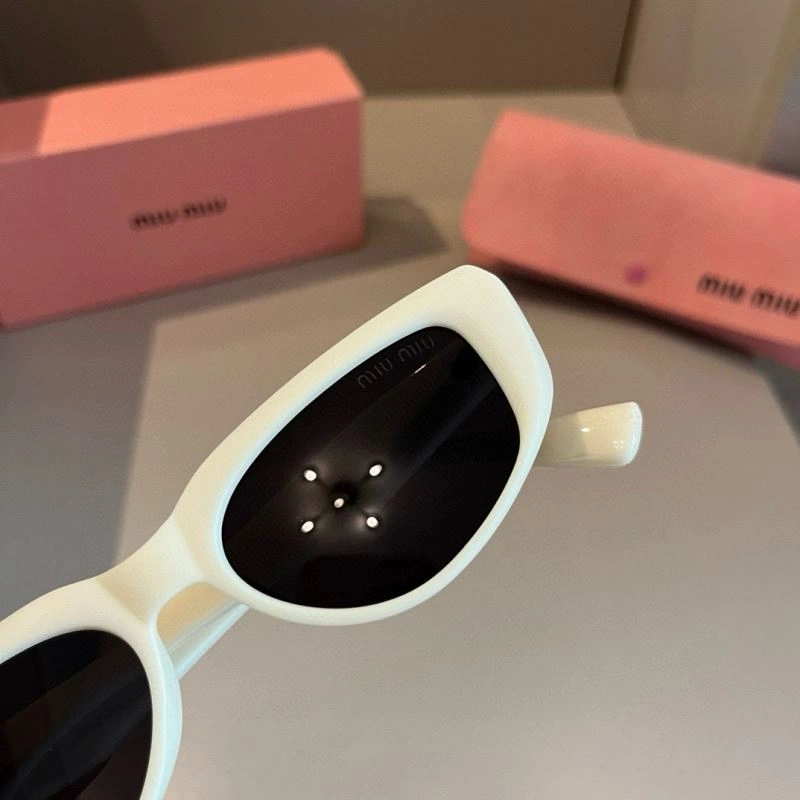 Miu Miu Sunglasses Sleek 281396