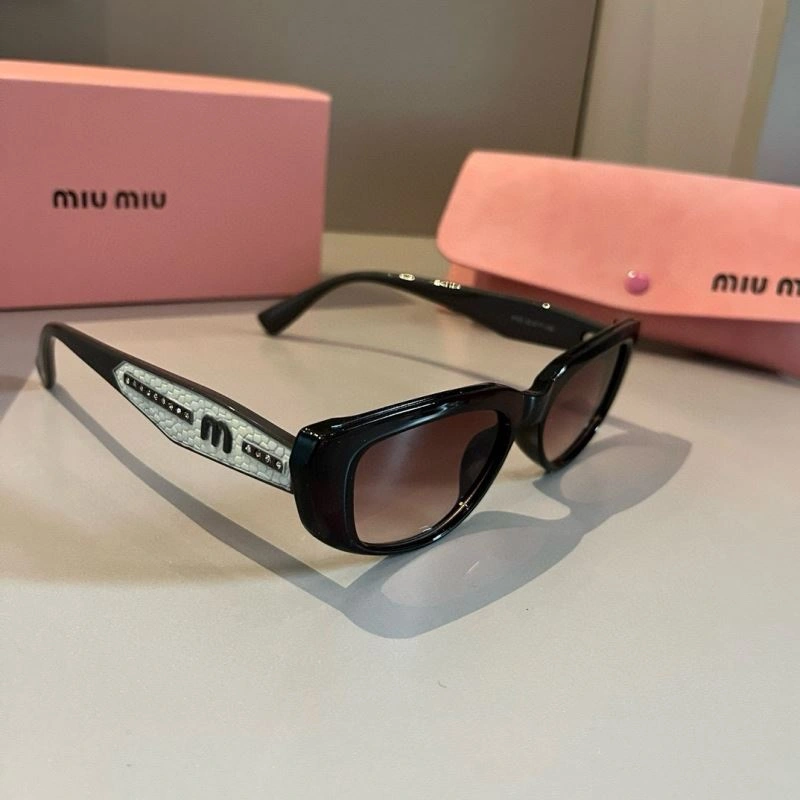 Fashionable Miu Miu Sunglasses 281404