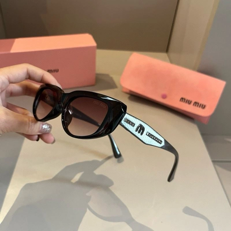 Fashionable Miu Miu Sunglasses 281404