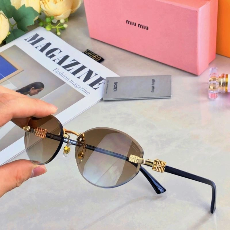 Miu Miu Sunglasses Lightweight 281402