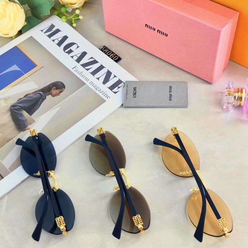 Miu Miu Sunglasses Lightweight 281402