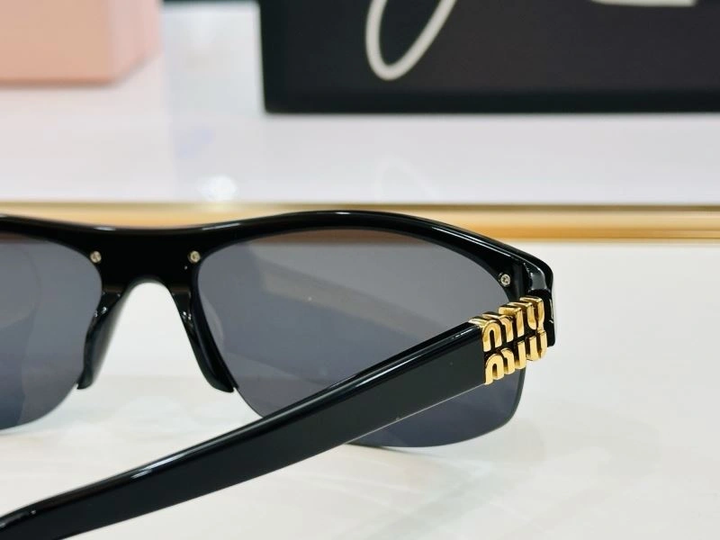FlexibleFit Miu Miu Sunglasses 281417