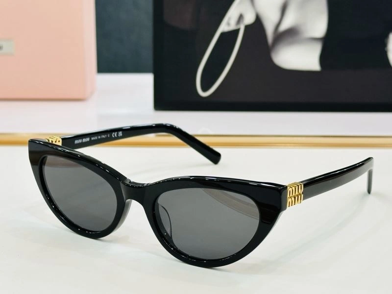 Bold Miu Miu Sunglasses 281390