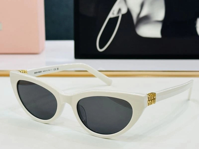 Bold Miu Miu Sunglasses 281390