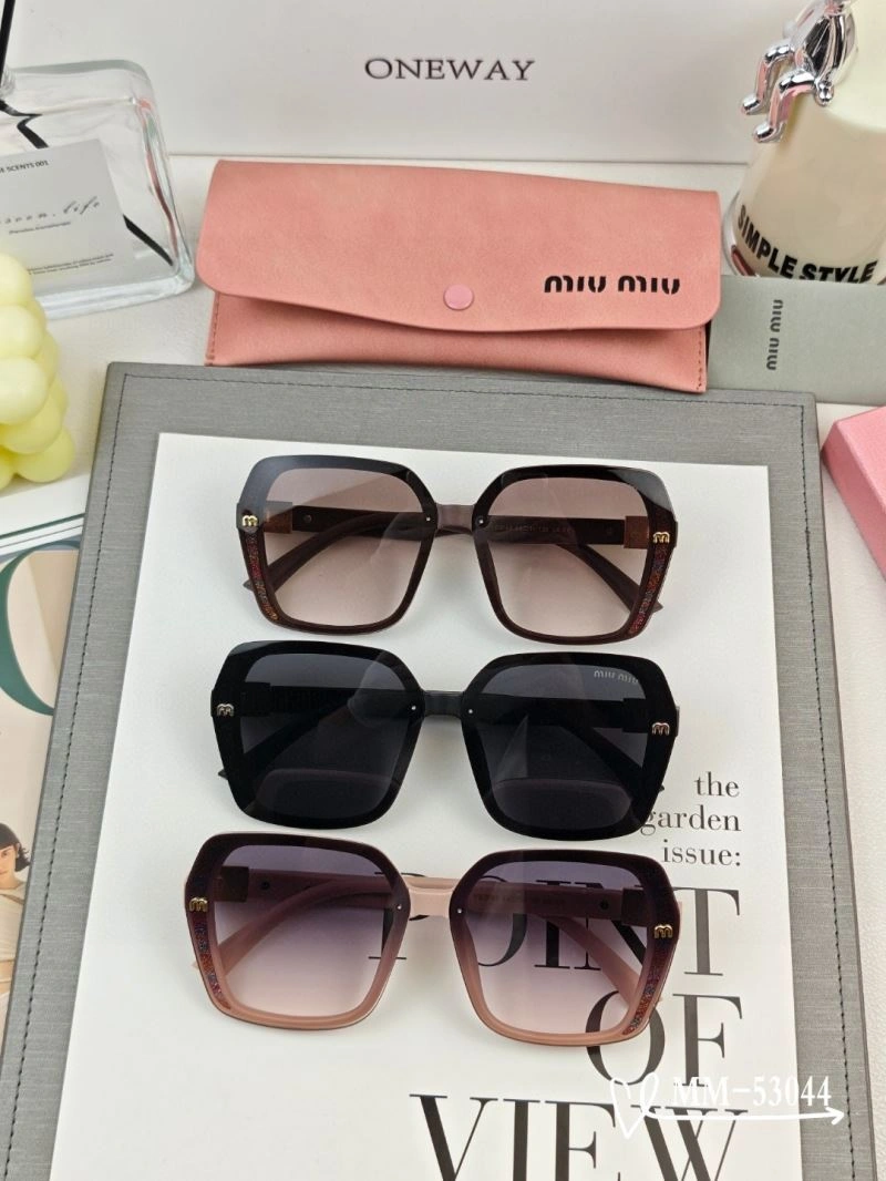 ComfortFit Miu Miu Sunglasses 281394