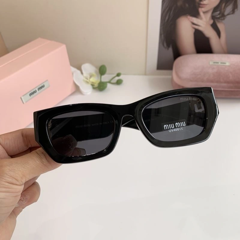 OdorResistant Miu Miu Sunglasses 281387