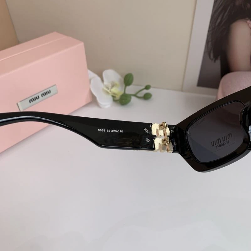 OdorResistant Miu Miu Sunglasses 281387
