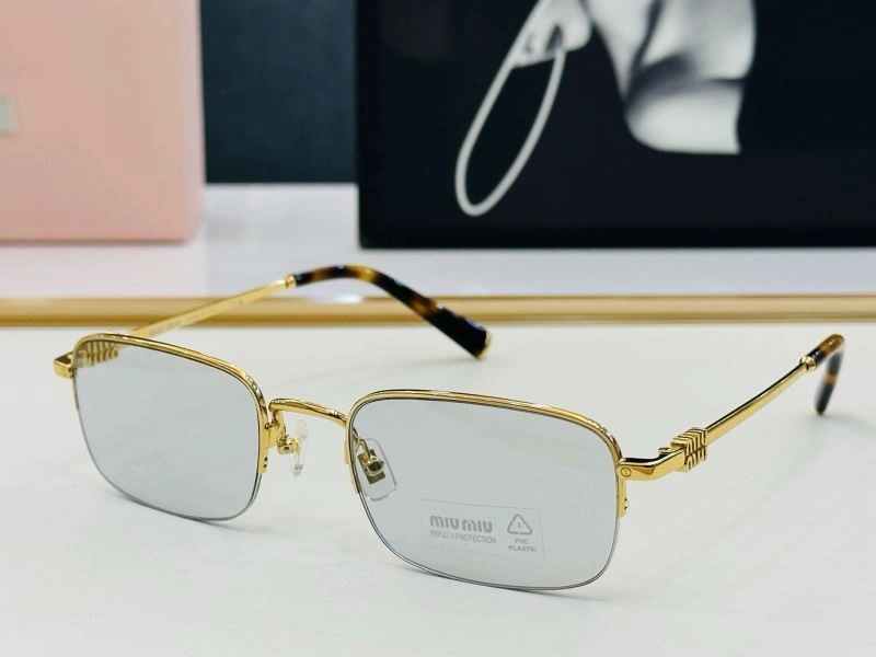 Miu Miu Sunglasses RelaxedFit 281385