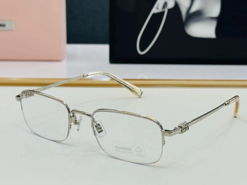 Miu Miu Sunglasses RelaxedFit 281385