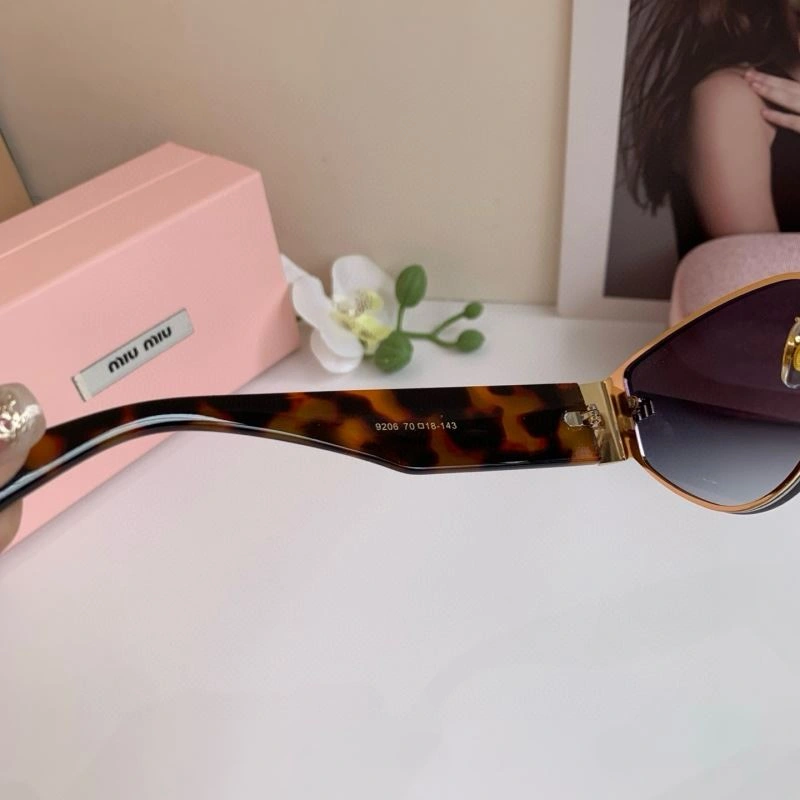 Durable Miu Miu Sunglasses 281383