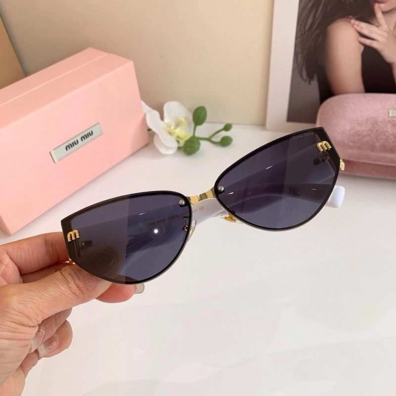 SoftTouch Miu Miu Sunglasses 281382