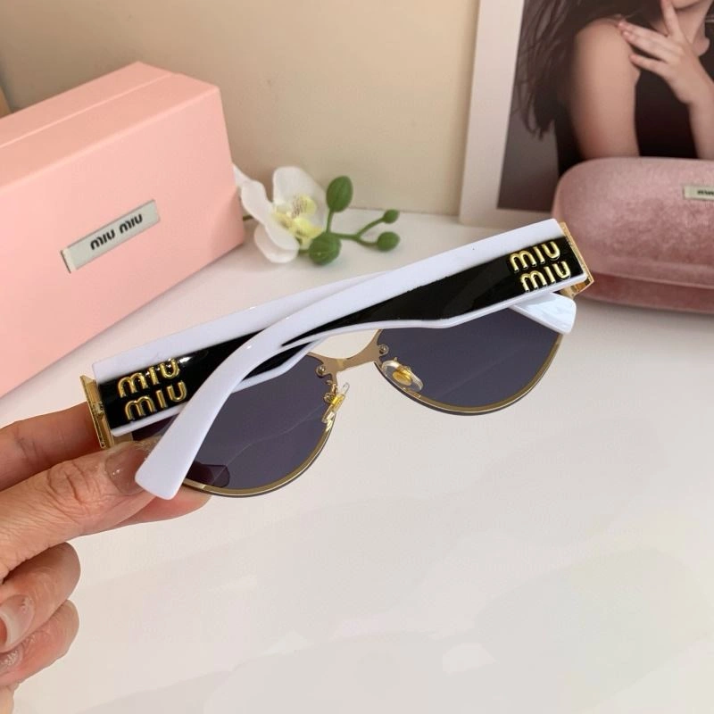 SoftTouch Miu Miu Sunglasses 281382