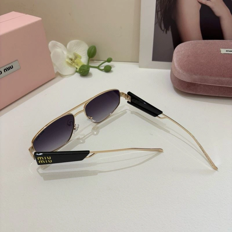 WrinkleFree Miu Miu Sunglasses 281360