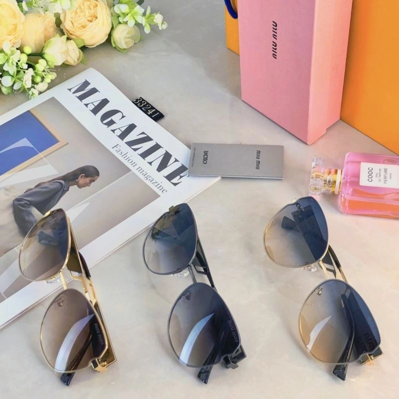 Miu Miu Sunglasses Vibrant 281378