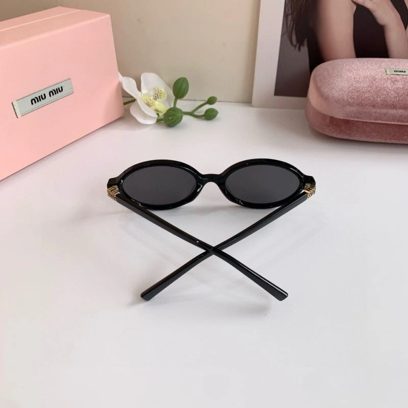 Versatile Miu Miu Sunglasses 281362