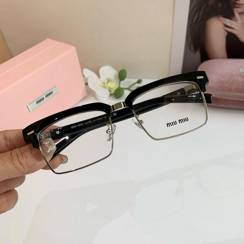 Miu Miu Sunglasses EasyCare 281373