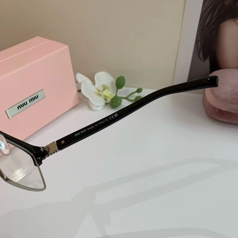 Miu Miu Sunglasses EasyCare 281373