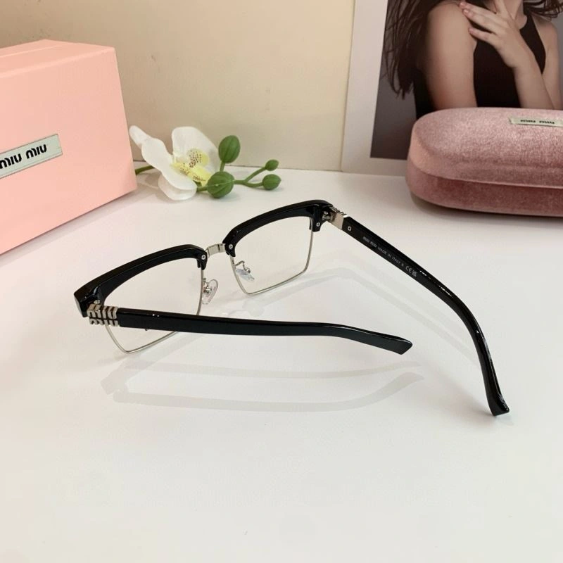 Miu Miu Sunglasses EasyCare 281373