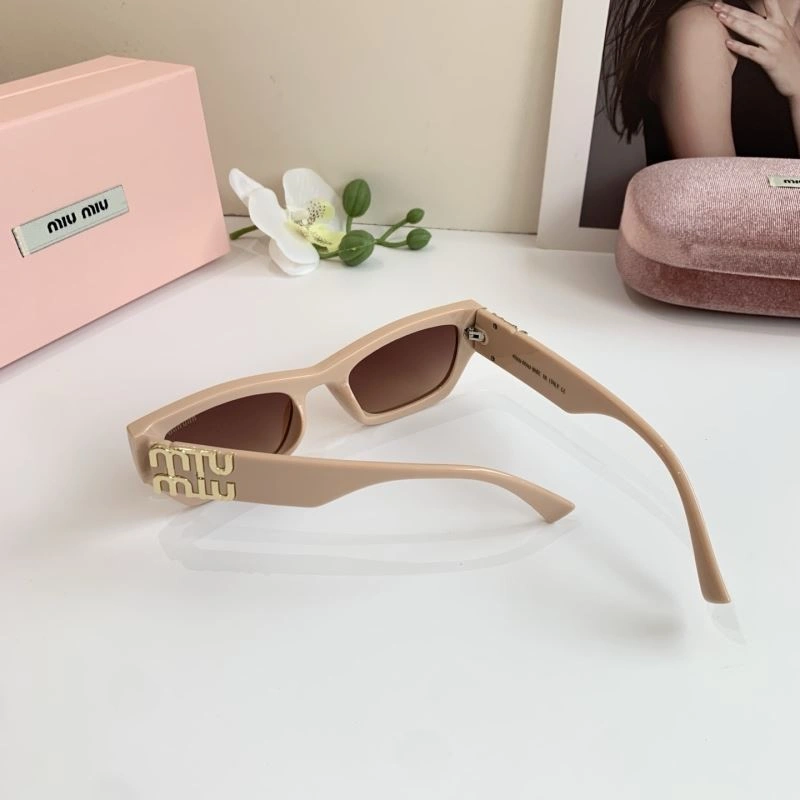 Miu Miu Sunglasses Practical 281374
