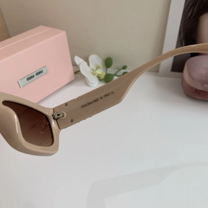 Miu Miu Sunglasses Practical 281374