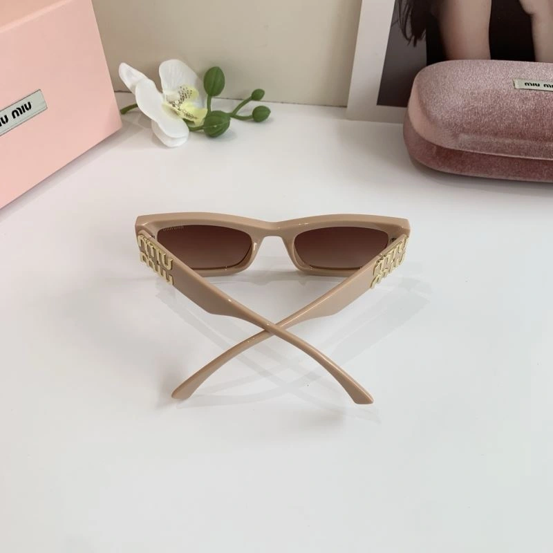 Miu Miu Sunglasses Practical 281374