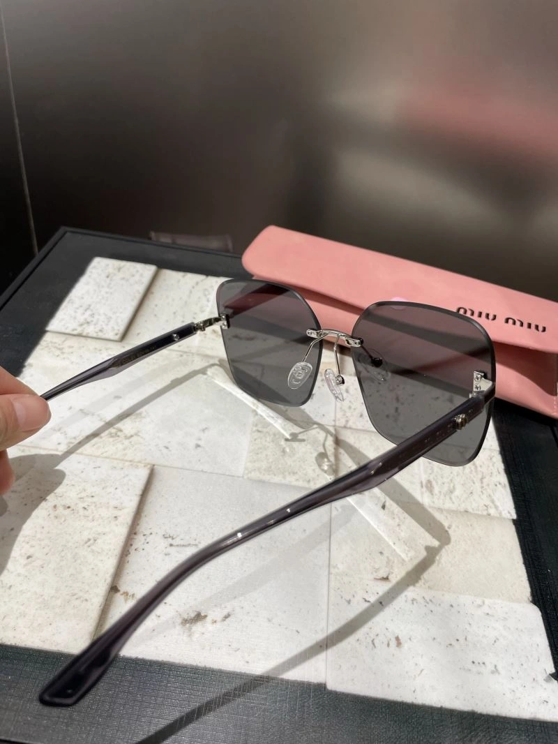 Sporty Miu Miu Sunglasses 281367
