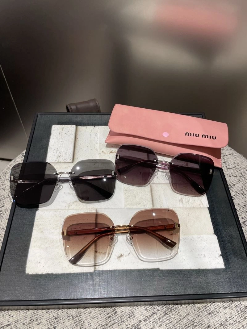 Sporty Miu Miu Sunglasses 281367