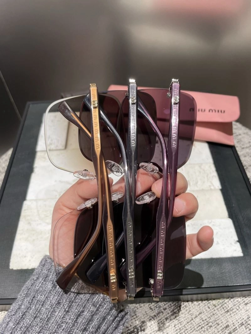 Sporty Miu Miu Sunglasses 281367