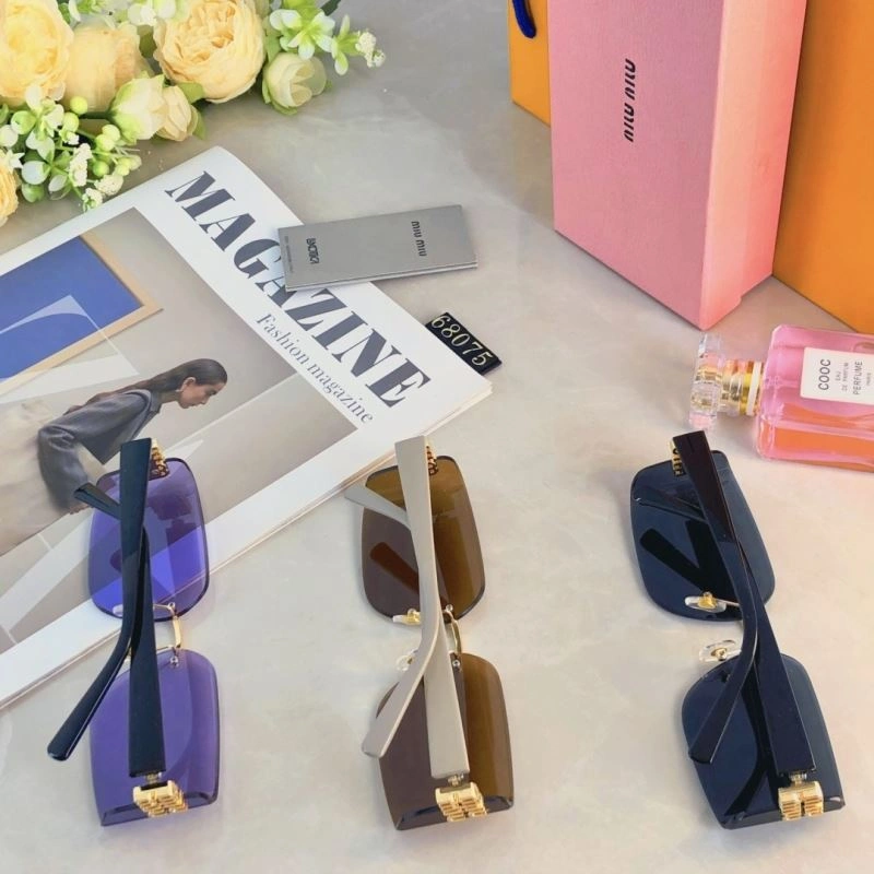 Miu Miu Sunglasses Stretchable 281369