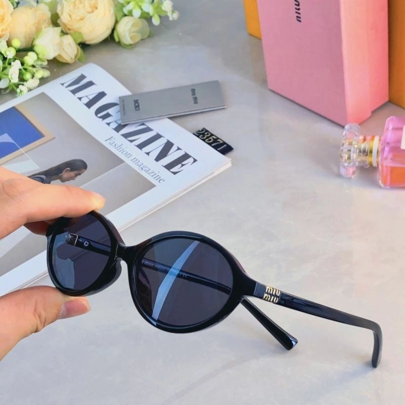 MultiPurpose Miu Miu Sunglasses 281377